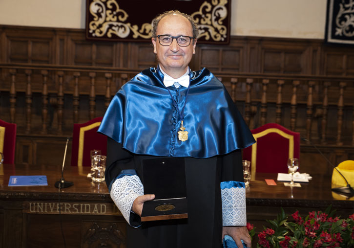 Andrés Moya, Professor of Genetics at the University of Valencia and director of the FISABIO-UV institutional chair.